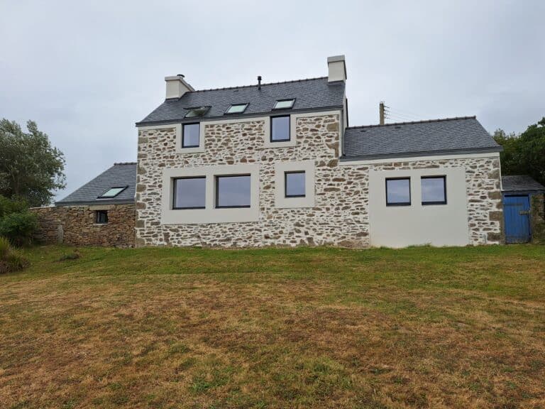 Travaux tout corps d’état réalisés par Le Granit Breton à Brest : gros œuvre, menuiserie, revêtement de sol et serrurerie. Contact : 02 98 03 09 02